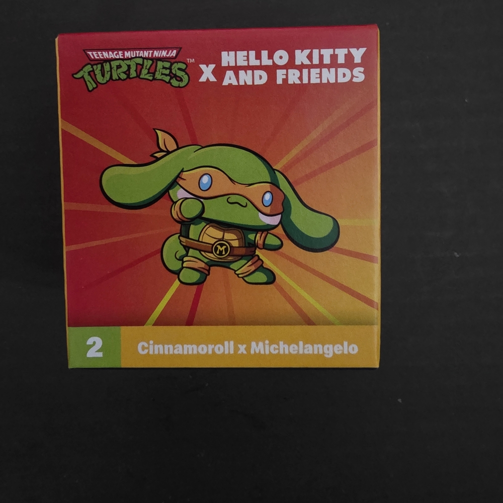 x Hello Kitty Cinnamoroll Michelangelo Figure